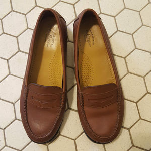G.H. Bass Brown / Tan Penny Loafers Kathleen 7M